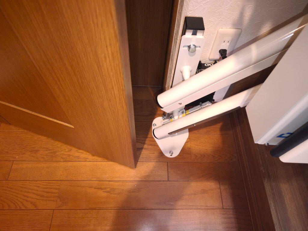 扉とレールの位置関係